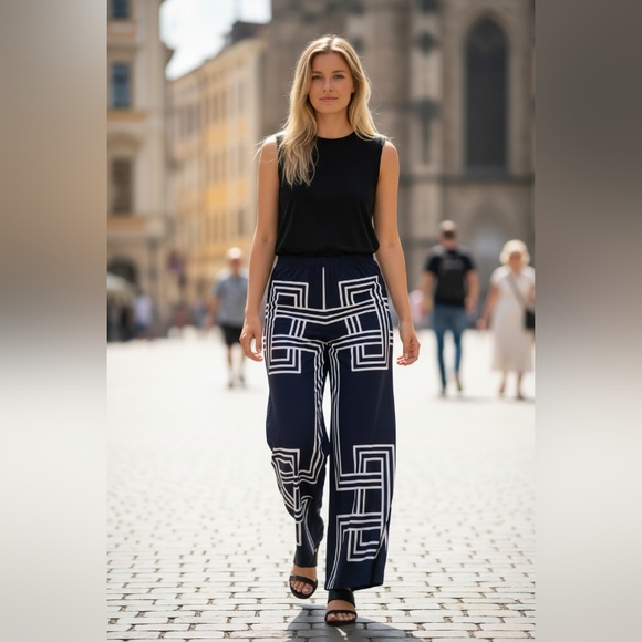 UNBRANDED Pants - Navy Geometric Women's Pants Size Small